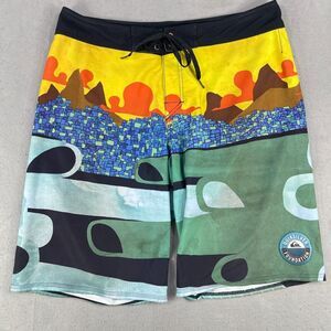 Quiksilver Board Shorts Men's Size 34 Abstract Multicolor Beach Scene Casual